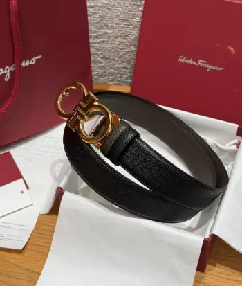 <p> Ferragamo.菲拉格慕 </p> 支持NFC扫码 宽度3.5cm 高级定制款男士皮带 双面进口牛皮 可双面使用 自行选择搭配 真材实料 很有质感 时尚经典不失风范 搭配精品尾夹扣 长短可自行裁剪</p>