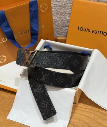 <p> LV.路易威登 宽度 40mm宽度 正品一体铸造五金钢扣 原厂皮料 双面原厂定制进口面料 可双面使用</p>
