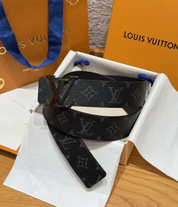 <p> LV.路易威登 宽度 40mm宽度 正品一体铸造五金钢扣 原厂皮料 双面原厂定制进口面料 可双面使用</p>