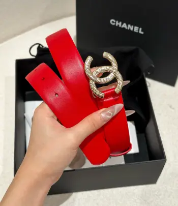 <p> chanel 香3.0cm女士时尚款 顶级品质 正品开模高端定制皮料五金 定制纯钢五金扣头 带身采用松紧收腰设计风格达到修身效果 正品定位logo印字 可与正品媲美 时尚简约奢华 受从多明星青睐 </p>