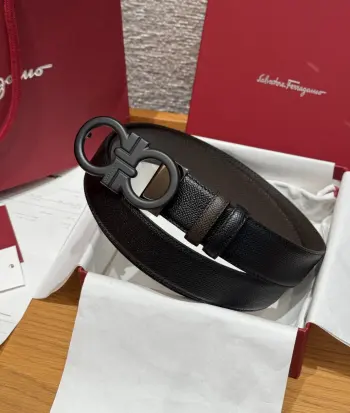 <p> Ferragamo.菲拉格慕 </p> 支持NFC扫码 宽度3.5cm 高级定制款男士皮带 双面进口牛皮 可双面使用 自行选择搭配 真材实料 很有质感 时尚经典不失风范 搭配精品尾夹扣 长短可自行裁剪</p>