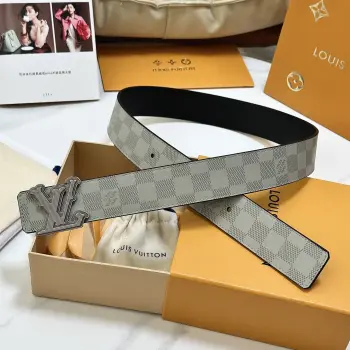 <p> LV.路易威登 </p> 宽度 40mm宽度 正品一体铸造五金钢扣 原厂皮料 双面原厂定制进口面料 可双面使用</p>