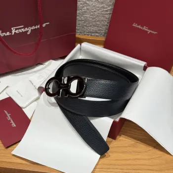 <p> Ferragamo.菲拉格慕 </p> 支持NFC扫码 宽度3.5cm 高级定制款男士皮带 双面进口牛皮 可双面使用 自行选择搭配 真材实料 很有质感 时尚经典不失风范 搭配精品尾夹扣 长短可自行裁剪</p>
