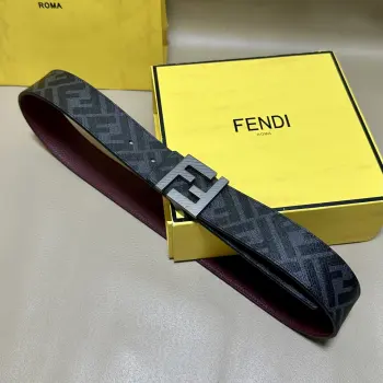 <p> FENDI 芬迪 专柜同款 宽4.0CM 双环正反用腰带 FF按钉搭扣 酒红色Cuoio Romano皮革材质 反面面料带有烟草黄和黑色FF图案 黑色珐琅金属饰面 时尚经典 百搭款</p>