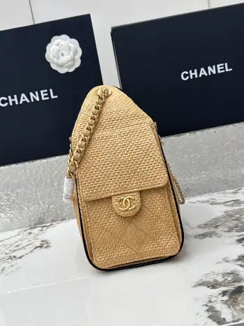 <p> 进口原厂皮    CHANEL编织款 小号 原单货 香奈儿单肩包 25Bag 26C 金色双C Logo 菱格图案皮穿链条 压花编织小牛皮 小号 经典黑金 秀场热门𝗁𝗈𝖻𝗈 设计独特 相当霸气的风格超大容量轻松装下日常所需 型号 AS5293 尺寸 长30x宽14x高26cm </p>