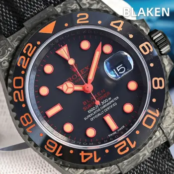 <p> BLAKEN 碳纤维改装劳力士水鬼   玩表人的个性选择</p><p>当经典劳力士潜航者遇上 BLAKEN 改装美学 腕间潮流就此革新 </p><p>SUB碳纤维复合表壳超轻配置 告别压腕感 日常佩戴毫无束缚 </p><p>搭载一体丹东3135机芯坐镇 精准走时与耐用性始终在线</p>