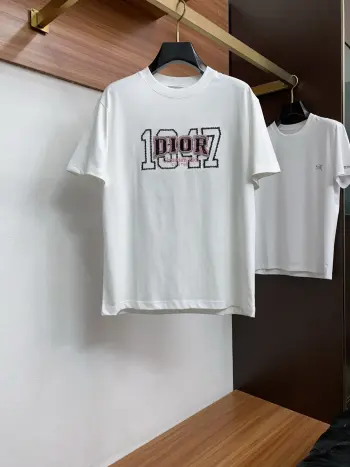 纯棉质圆领短袖