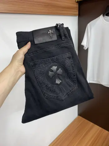 早春最新款牛仔裤