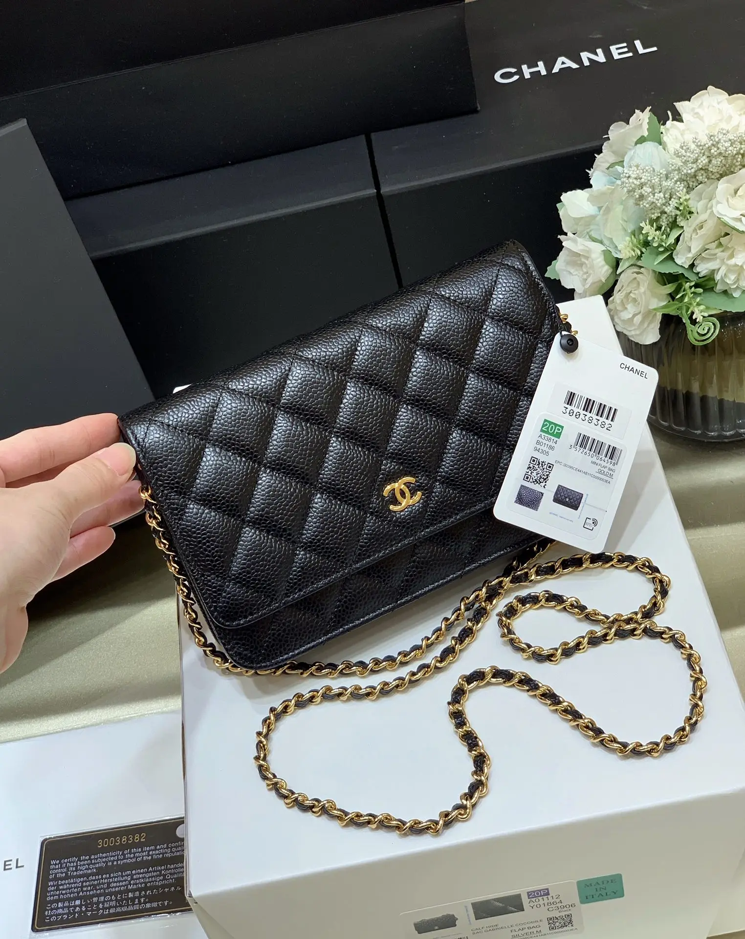 <p>全新 纯原厂woc</p><p>经典款之Wallet on chain</p><p>2020最新实用版本 磁扣翻盖</p><p>皮料 欧洲原厂Haas正品牛皮</p><p>五金 意大利进口24k镀厚金钢锁<p>33814 尺寸19cm</p>