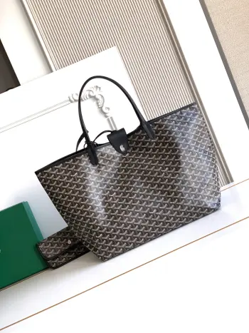 <p> (戈家 <p>底布采用与ZP一致的定制高品雨露麻   再涂上光面的树胶醛醣 颗粒质感与ZP相媲美 达到一种似光又亚的感觉皮质为 头层南非摔纹皮 柔韧不剌手改用对版半钢五金对版对称花纹 颜色纯正无色差细节看图片</p><p>型号:6602 尺寸 袋口47cm 底34*高27*底宽14cm</p>