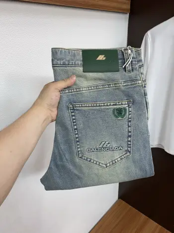 Early spring latest style jeans