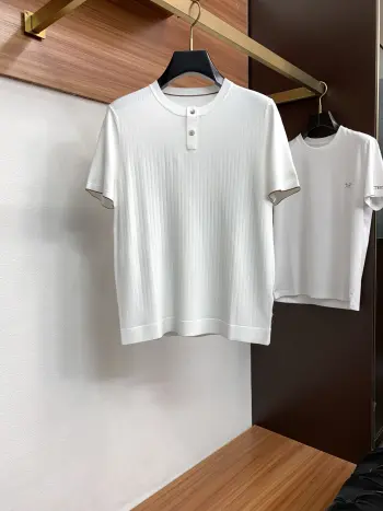 Round neck knitted short sleeve T-shirt
