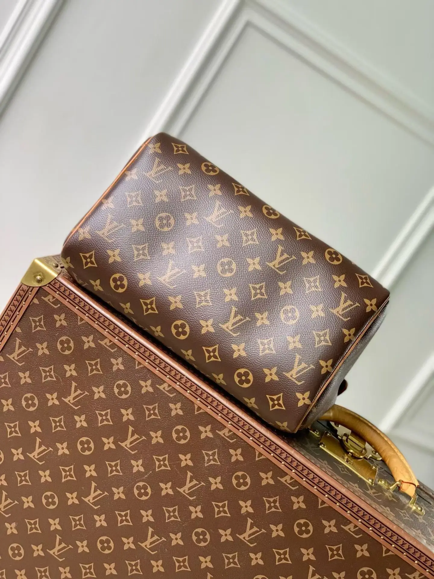 Louis Vuitton M87212 Coated Canvas Handbag Women s Shoulder Bag - Detail view 4