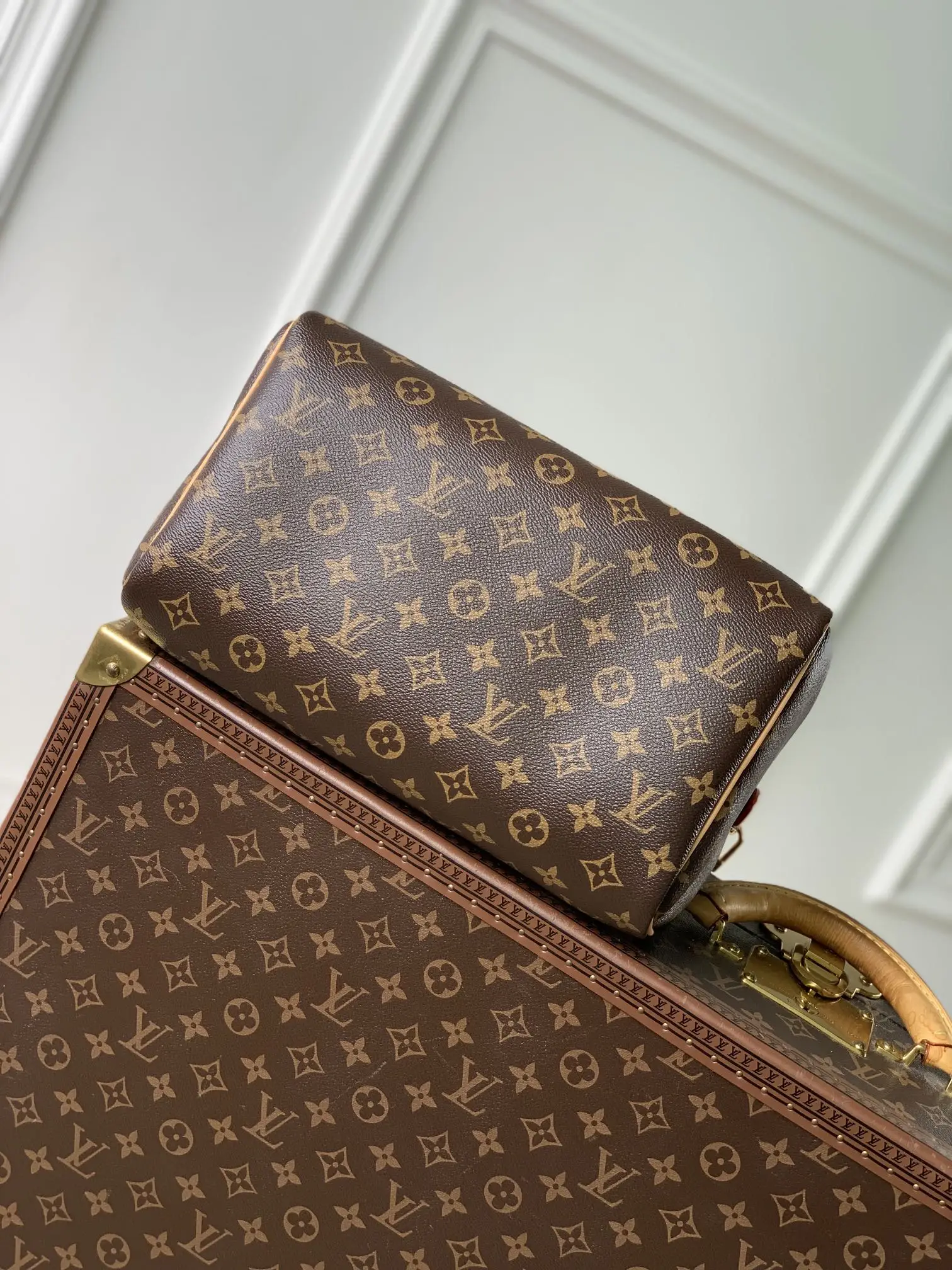 Louis Vuitton M11945 Coated Canvas Handbag Women s Shoulder Bag - Detail view 4