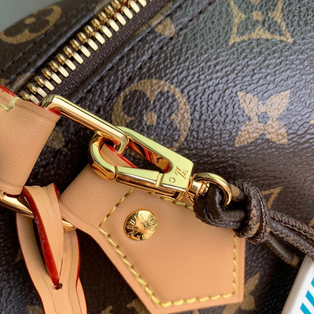 Louis Vuitton M11945 Coated Canvas Handbag Women s Shoulder Bag - Detail view 14