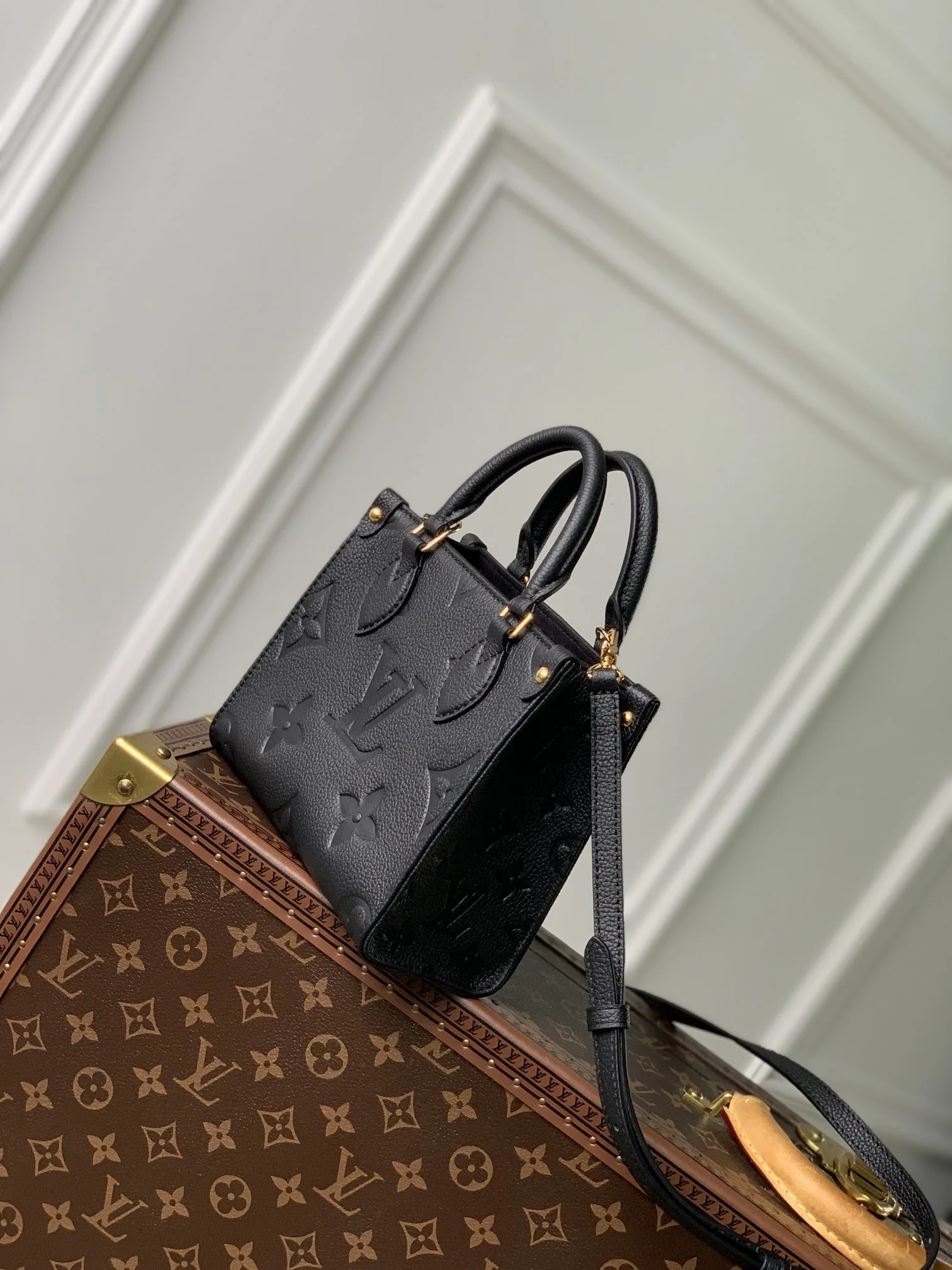 LVM46993 皮革图案压印手袋 女士斜挎包 - 细节图 2