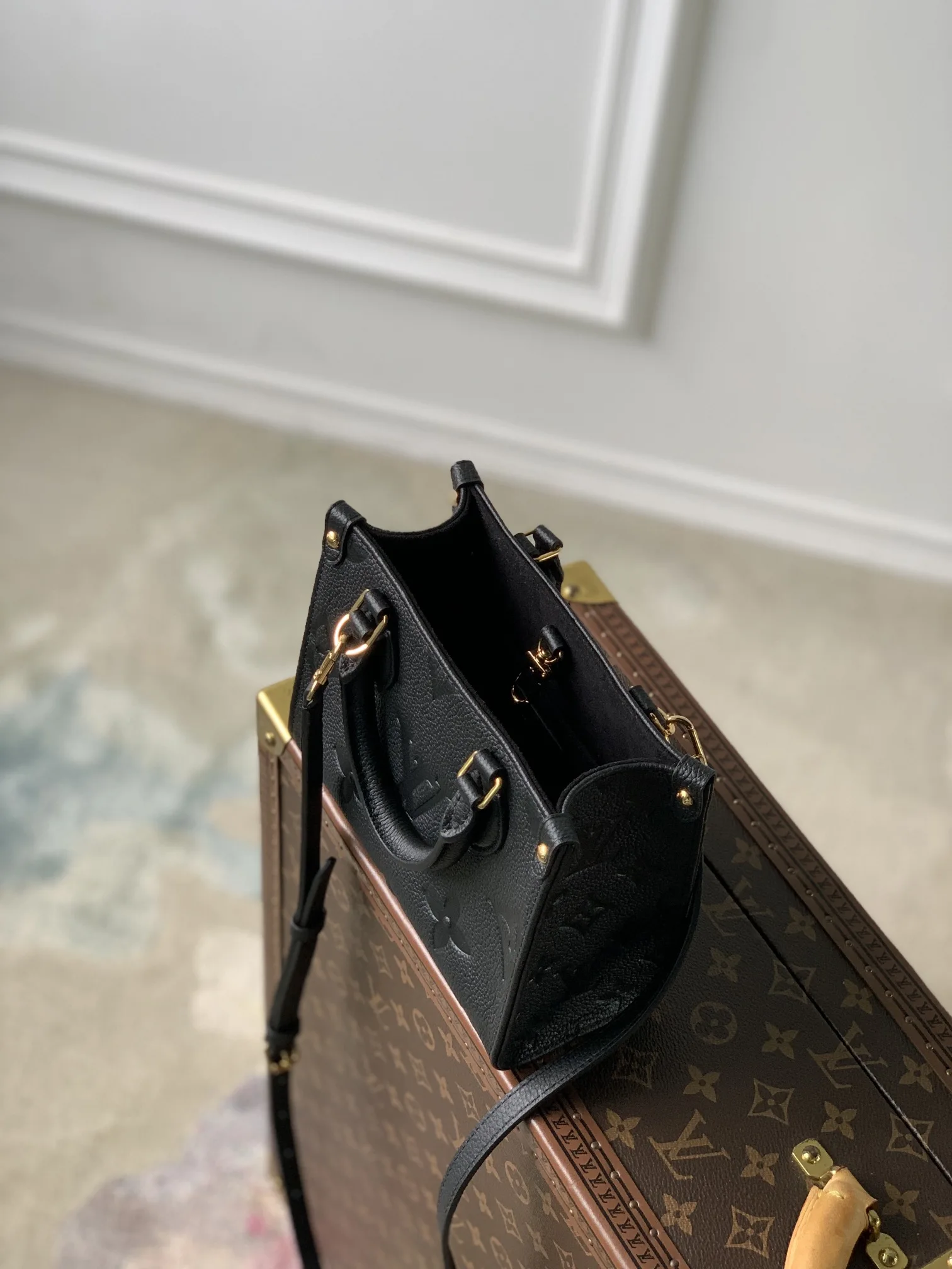 LVM46993 皮革图案压印手袋 女士斜挎包 - 细节图 8