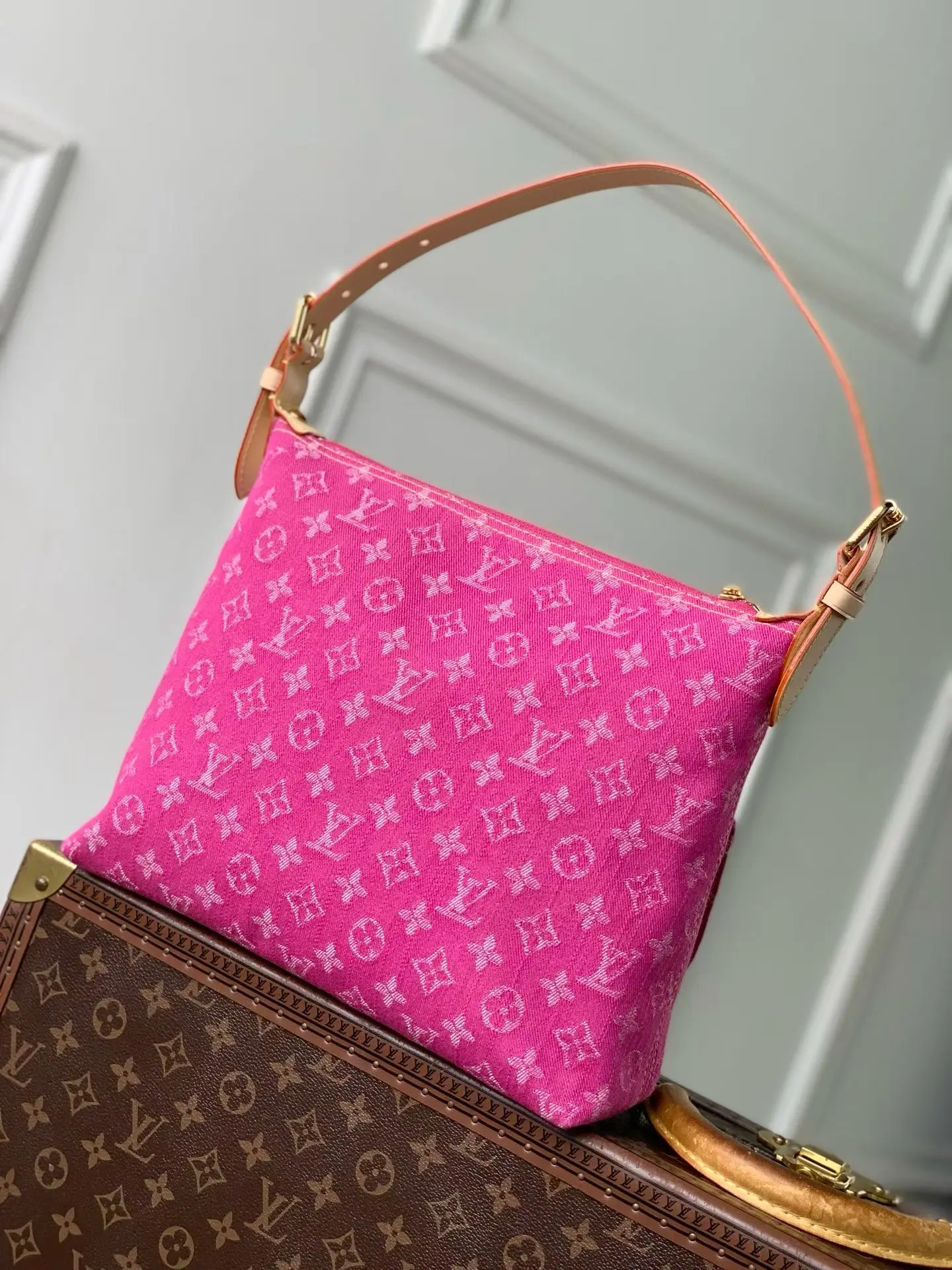 Louis Vuitton M28266 zipper pull pendant handbag women s shoulder bag - Detail view 3