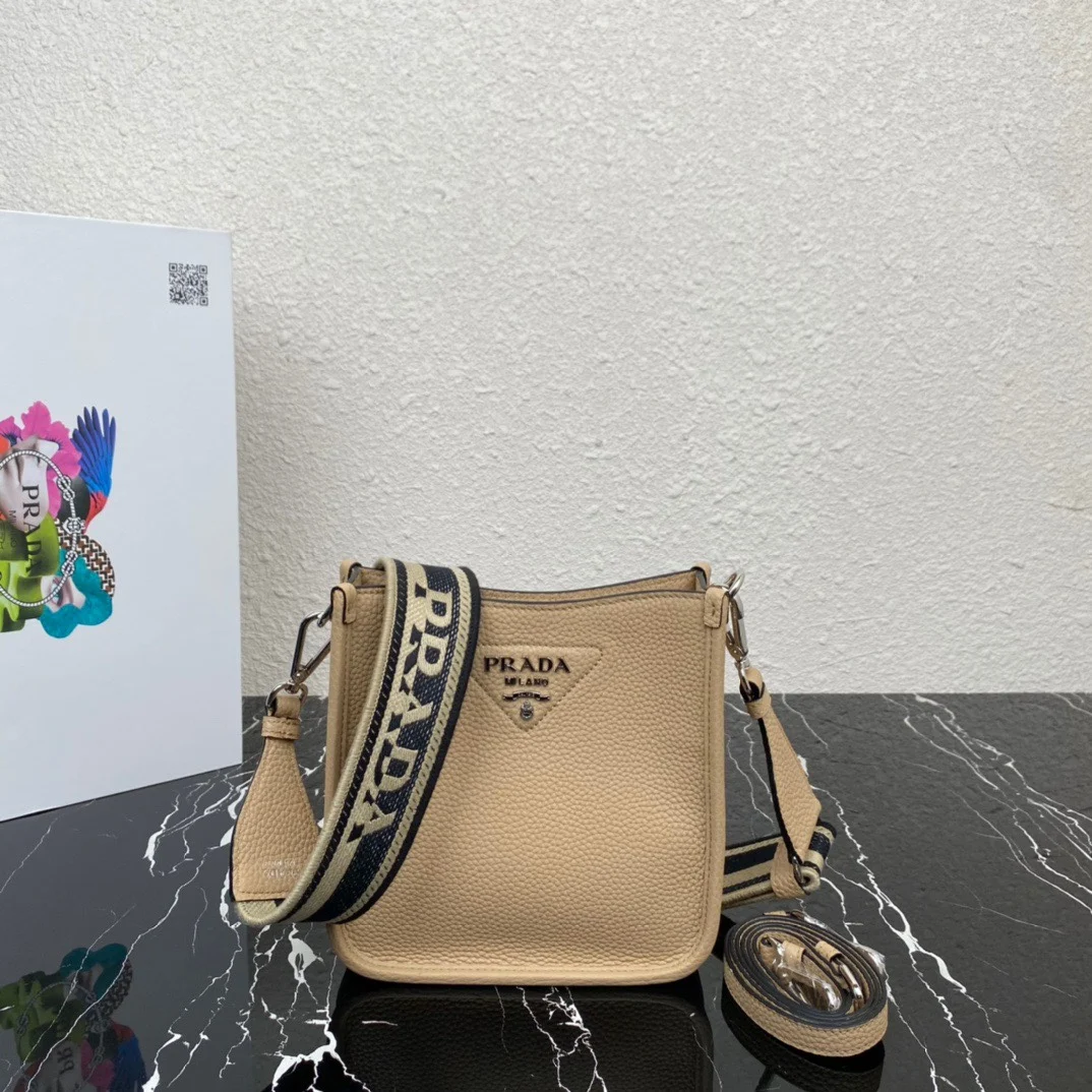 普拉达1BH191 新款单肩包 女士斜挎包