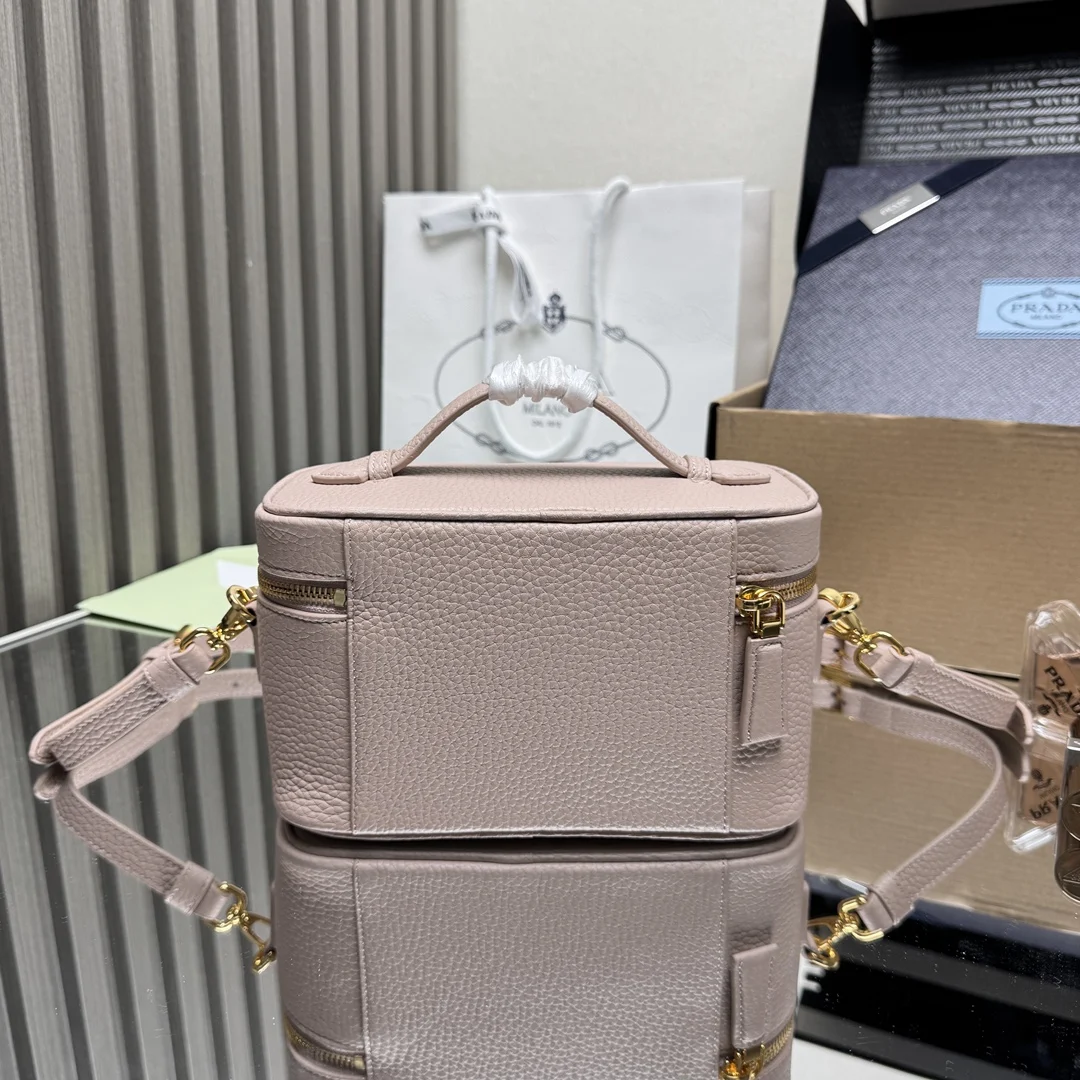 普拉达1BH202 新款盒子包 女士斜挎包 - 细节图 2