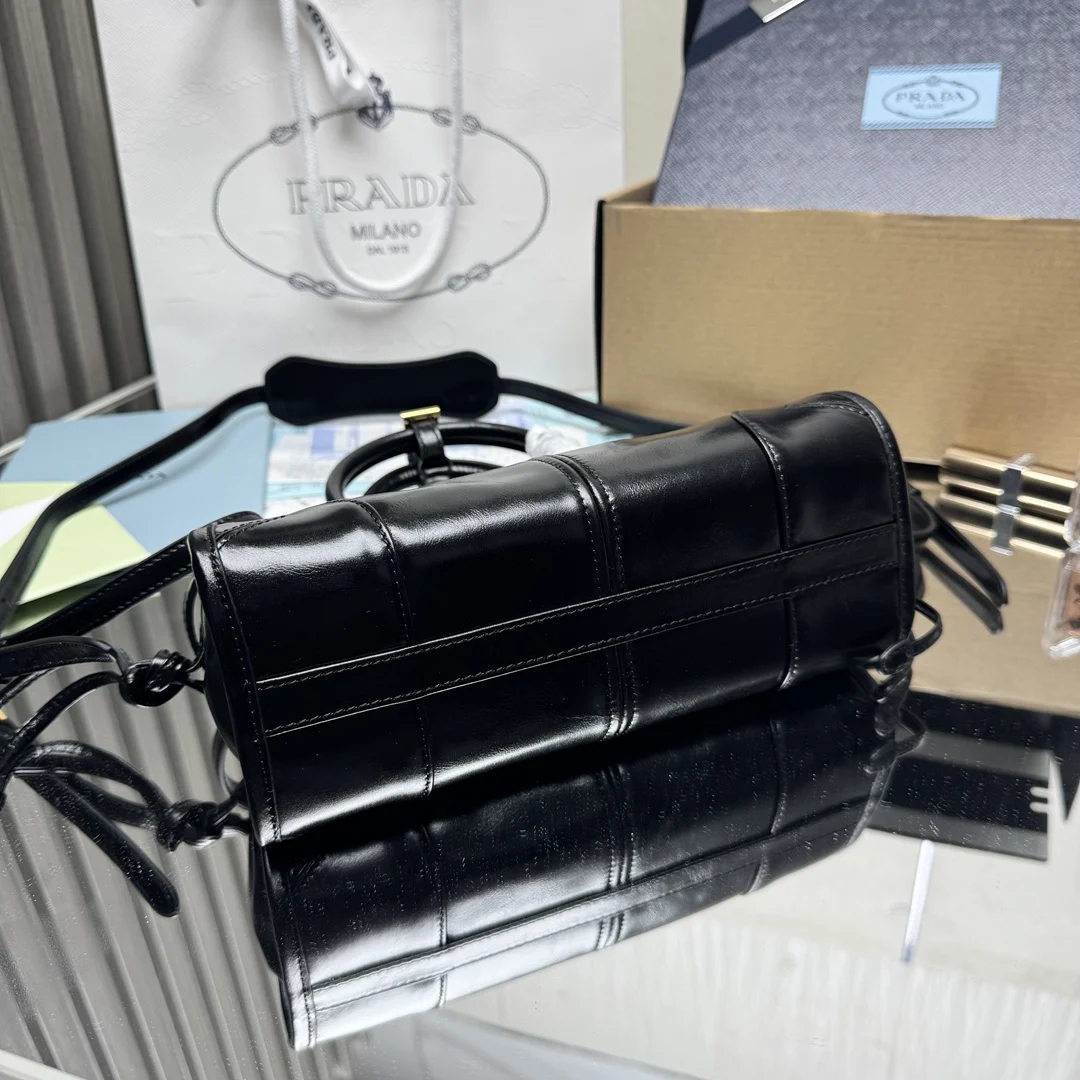 普拉达1BA486 油腊皮迷你手提包 女士斜挎包 - 细节图 4