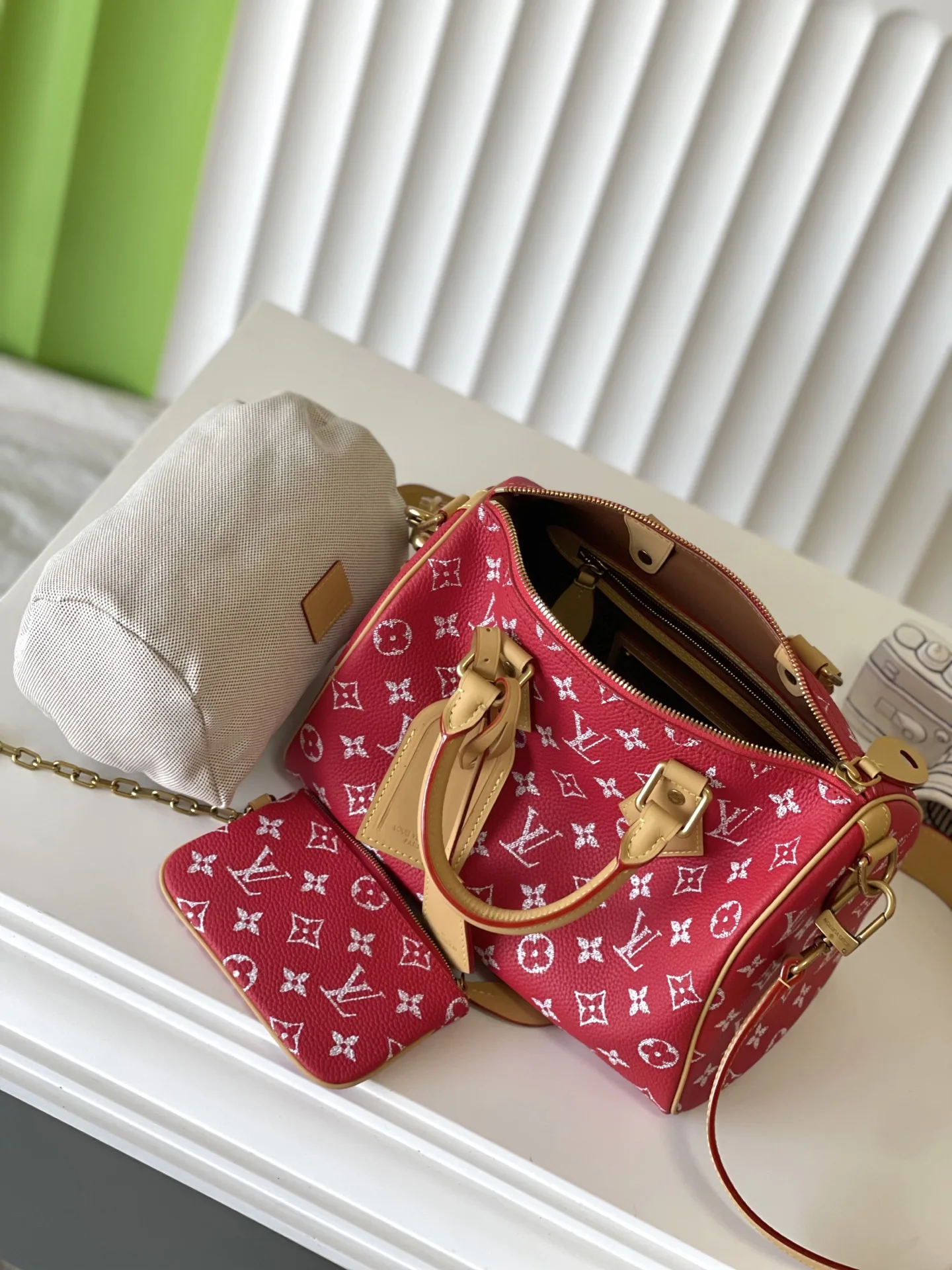 Louis Vuitton M24425 SPEEDY P9 Full Leather Pillow Bag Handheld Crossbody Bag - Detail view 7