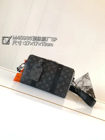 <p>款号M45936黑花  CITY KEEPALL 手袋Keepal 旅行袋浓缩经典构型 成就此款潮流都市手袋 黑银吊牌枕头oo侧面设计趣味呈现翻转效果 Monogram 图案 巧妙呼应 2018 年 Kim Jones 的 Upside Down 系列 Monogram Eclipse 帆布包身搭配可拆卸肩带 从容背携日常所需 详细特征27 x 17 x 13 厘米 </p>