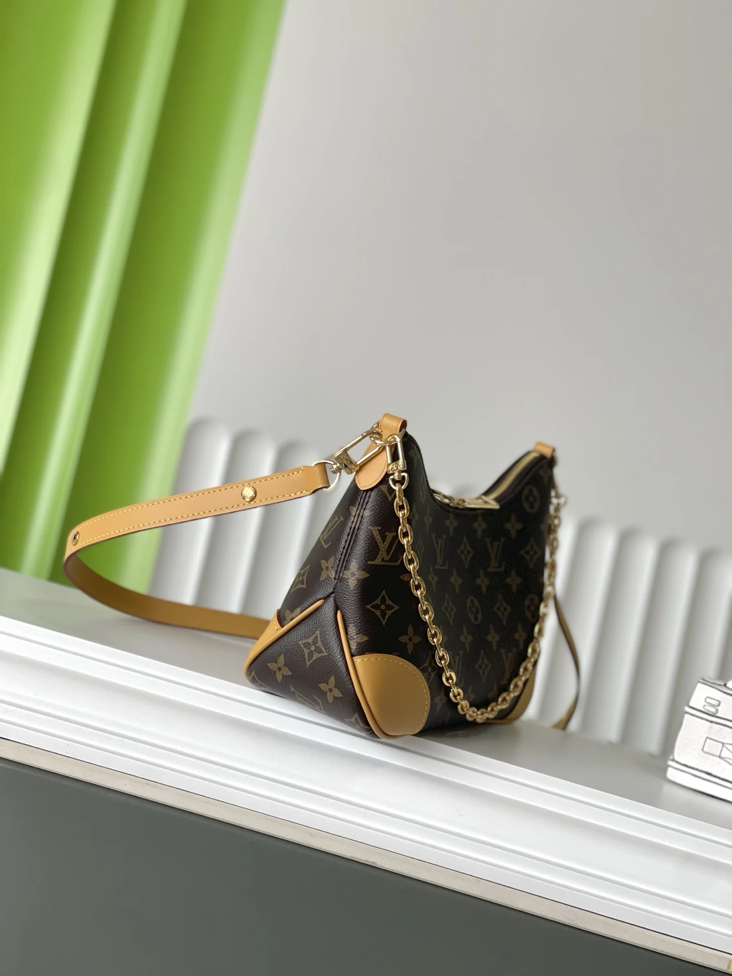 Louis Vuitton M45832 BOULOGNE Monogram Canvas Crossbody Bag - Detail view 2