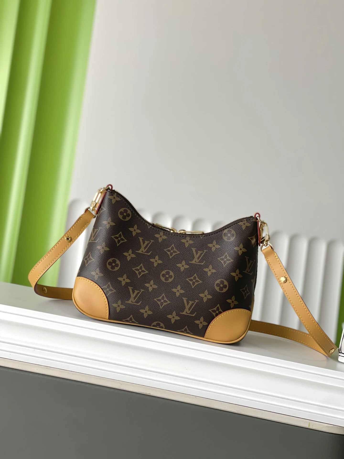 Louis Vuitton M45832 BOULOGNE Monogram Canvas Crossbody Bag - Detail view 3