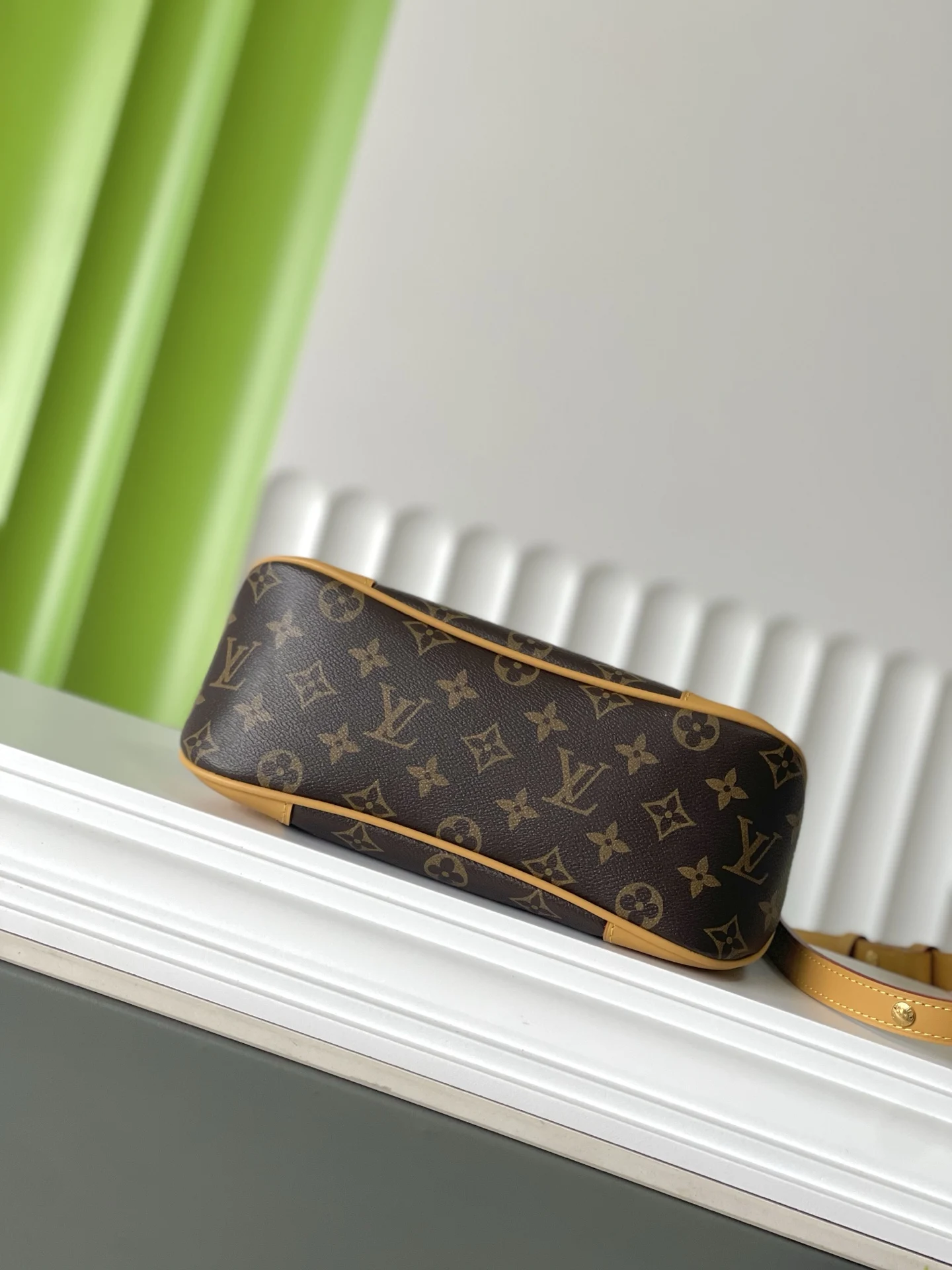 Louis Vuitton M45832 BOULOGNE Monogram Canvas Crossbody Bag - Detail view 4