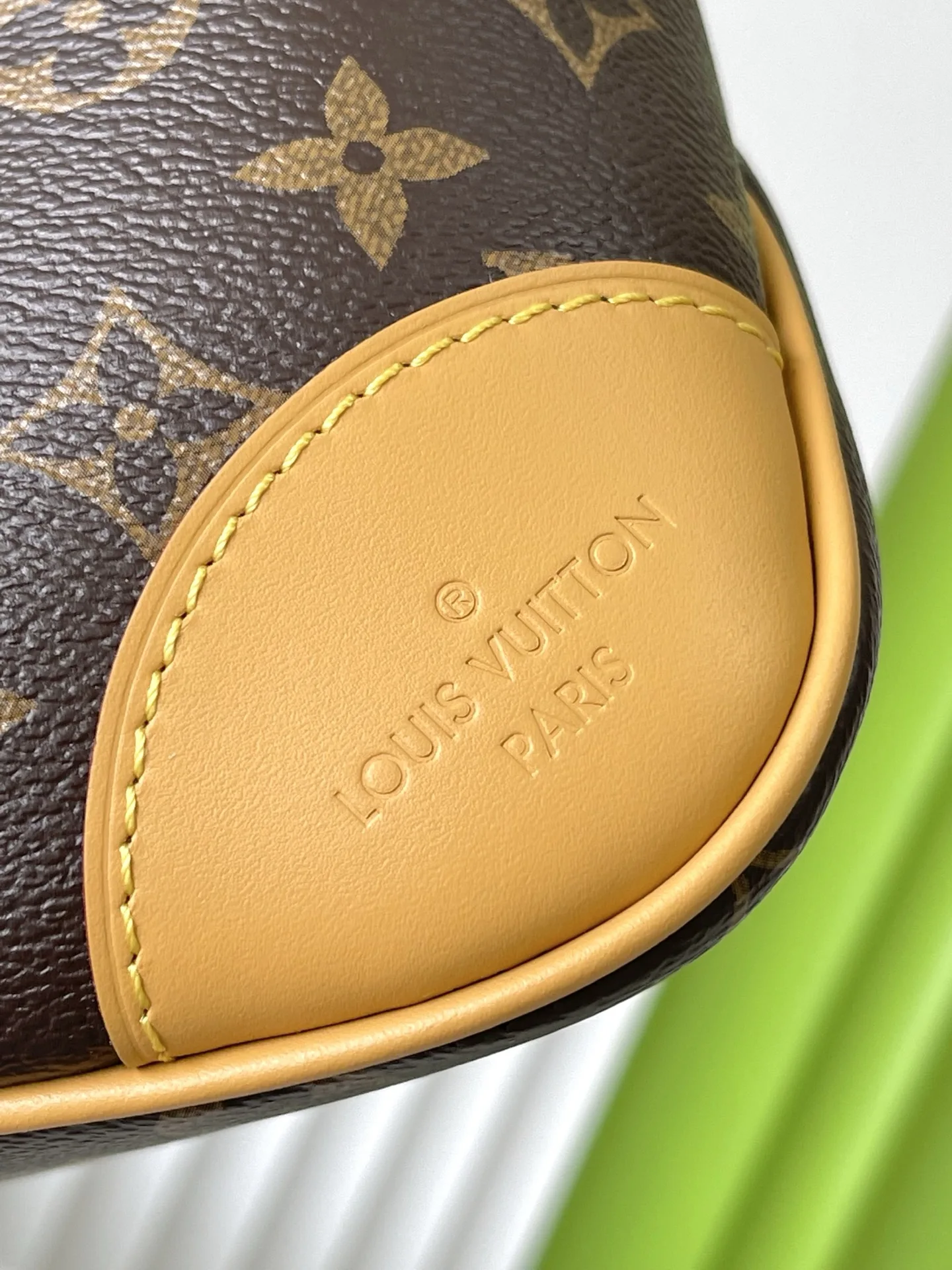 Louis Vuitton M45832 BOULOGNE Monogram Canvas Crossbody Bag - Detail view 5
