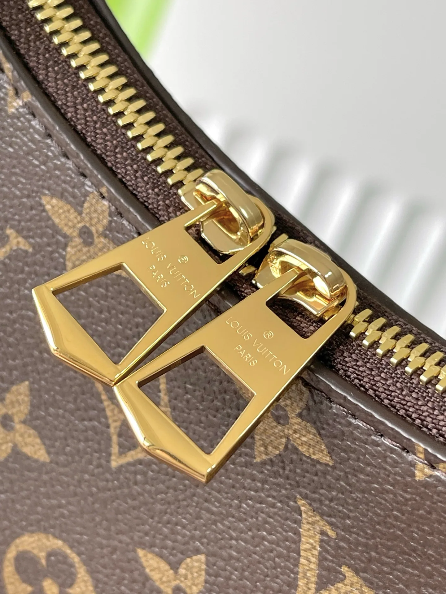 Louis Vuitton M45832 BOULOGNE Monogram Canvas Crossbody Bag - Detail view 7