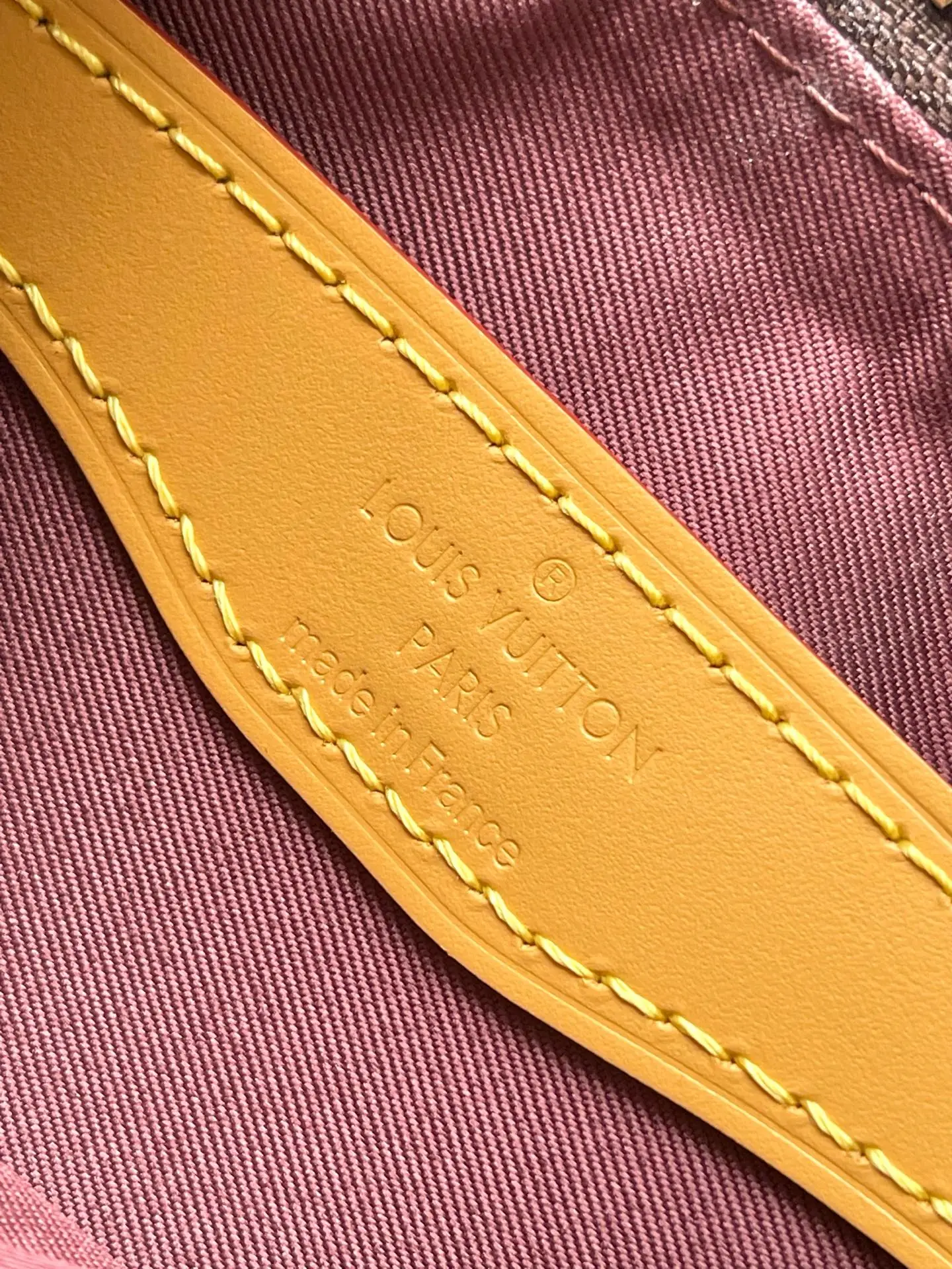 Louis Vuitton M45832 BOULOGNE Monogram Canvas Crossbody Bag - Detail view 9