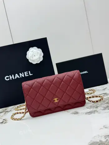 <p> 进口原厂皮     配盒 CHANEL发财包 小球纹金扣 顶级货 新品到货 全钢24K五金链条 专柜对版升级版磁扣𝑊𝑂𝐶压花鱼子酱进口小牛皮经典升级全新磁扣 更便捷好用𝑤𝑒𝑙𝑙𝑒𝑡 𝑜𝑛 𝑐ℎ𝑎𝑖𝑛带链条的手拿包可斜挎可单肩的包包 实在是太实用了 上身效果非常棒 女士们赶紧啦 又名 发财包 这么趣味的一款 一定会给你带来好运〰 </p><p>型号 AP0250</p>