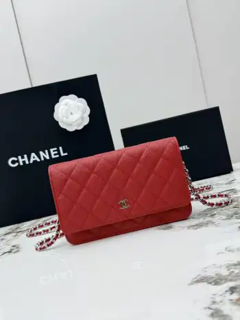 <p> 进口原厂皮     配盒 CHANEL发财包 小球纹银扣 顶级货 新品到货 全钢24K五金链条 专柜对版升级版磁扣𝑊𝑂𝐶压花鱼子酱进口小牛皮经典升级全新磁扣 更便捷好用𝑤𝑒𝑙𝑙𝑒𝑡 𝑜𝑛 𝑐ℎ𝑎𝑖𝑛带链条的手拿包可斜挎可单肩的包包 实在是太实用了 上身效果非常棒 女士们赶紧啦 又名 发财包 这么趣味的一款 一定会给你带来好运〰 </p><p>型号 AP0250</p>