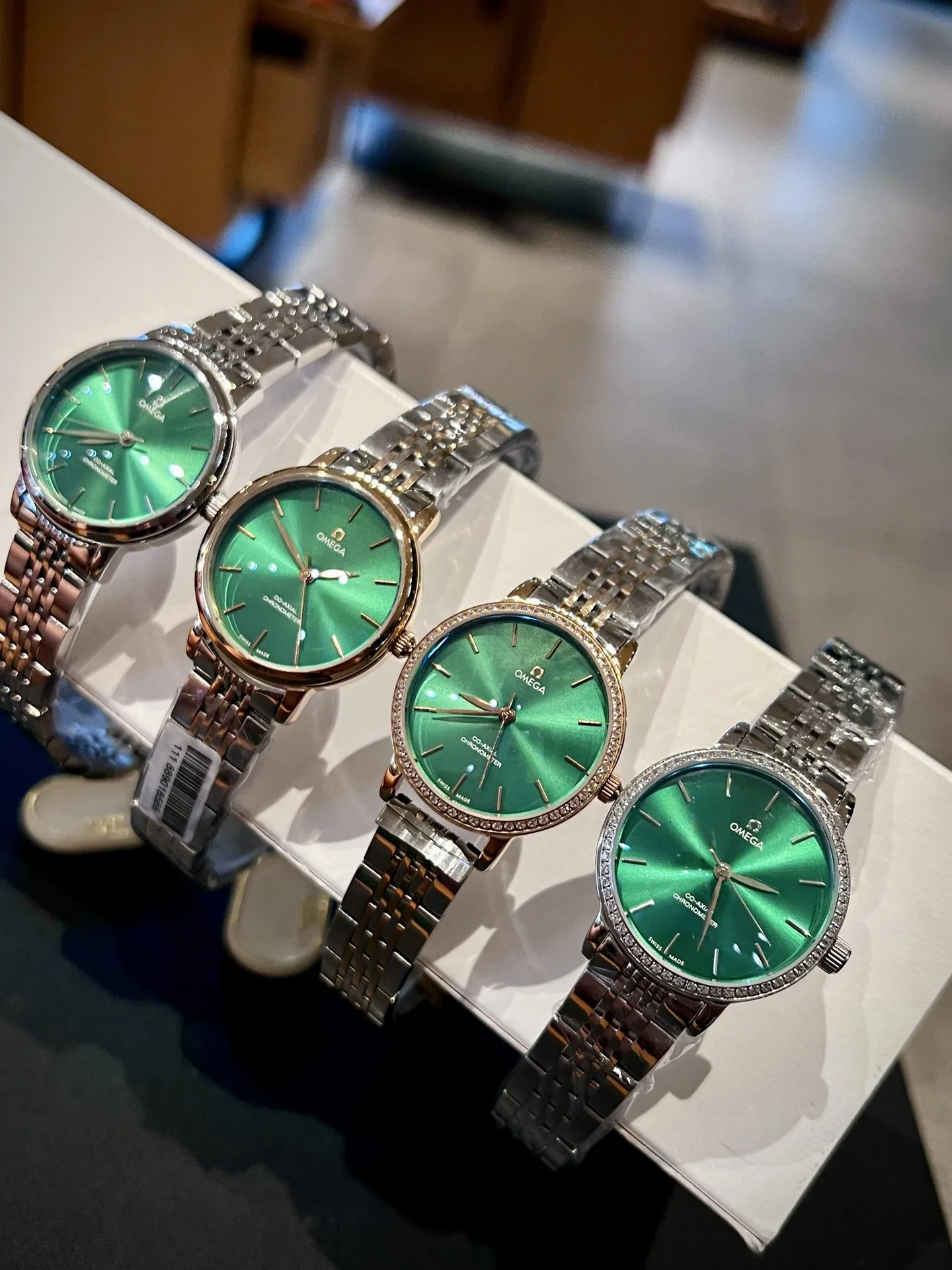 <p>欧米茄-OMEGA 女士腕表 进口石英机芯 316L精钢表壳 直径34mm厚8mm该款腕表备受女性喜爱 四季衣服搭配 尽显优雅在不同的场合映耀着她们各自的独特个性与迷人风华</p>