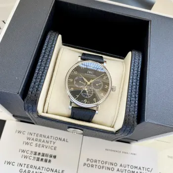 <p>IWC万国葡萄牙系列多功能月相6针 采用进口大精工作为基础机芯升级为3836-2改正品月相 而且走时稳定 返修率极低 这是复刻市场少有的耐操性复杂功能腕表 </p><p>入手理由 </p><p>1 通过表壳隐藏按钮调整  日月星 ——日期 3点位 星期 9点位 均正常传动运行 </p>