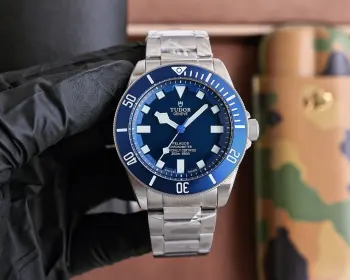 <p>帝陀 TUDOR 复古系列 全自动机械 尺寸 42mm 三维镀膜玻璃 精钢表带 复古帝陀 全新演绎</p>