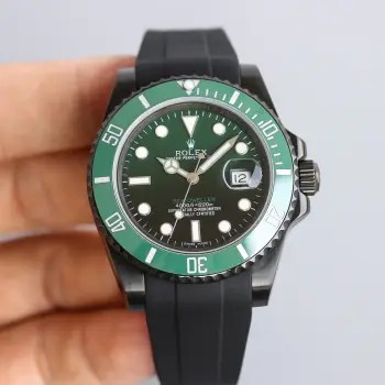 <p>BLAKEN款水鬼系列 <p>劳.胶带款 力士Rolex碳黑钢皇 改装劳.力士水鬼系列 巅峰神器 </p><p>1  BLAKEN高级改装水鬼系列 让您美美的 酷酷的 </p><p>2  表身DLC黑色金刚膜 Blacken改装团队特有的暗夜黑表盘砂砾效果%还原 </p><p>3  搭载2824机芯机械 稳定性强 </p><p>4  直径40毫米 厚度11毫米 </p>