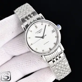  白钢 <p>TW 浪琴 LONGINES XL5 博雅系列  优雅态度 真我个性 为设计宗旨,复刻浪琴表博雅系列</p><p>表壳29MM优雅尺寸 精钢材质篆刻出简洁的圆形轮廓 搭配流畅线条向品牌的制表传统致敬 </p><p>表盘包含白色珍珠母贝  哑光白漆面等样式散发着优美姿态 简约的大三针设计一举一动都是优雅风范的表达 女士机械腕表 </p>