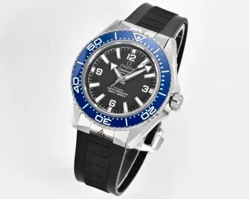 <p>VS+ Factory 欧米茄 OMEGA  XL3/MT2 全新一代海马系列600海洋宇宙腕表</p><p>海洋宇宙腕表问世二十周年之际欧米茄推出全新第四代海马系列海洋宇宙腕表 </p><p>全新腕表传承了海洋宇宙表款的经典设计元素  并通过更纤薄的轮廓和更锐利的线条 为腕表注入更具现代感的风格 腕表原装1比1开模 外观尺寸细节对版 机芯搭载<p>