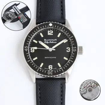 <p>宝珀 五十寻 5100-1130系列 <p>官方尺寸 38mm GV1 高科技缎面陶瓷光泽亮丽 高硬度 不变色 不沾污 不易磨损 表壳 牙圈对版立体感强 永不退色 手感爽滑且不伤肌肤 表冠 表把 刻字工整 超神级工艺 男士机械腕表</p>