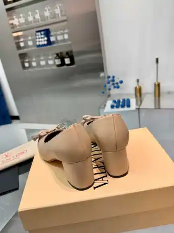 新品羊皮鞋 女士皮鞋
