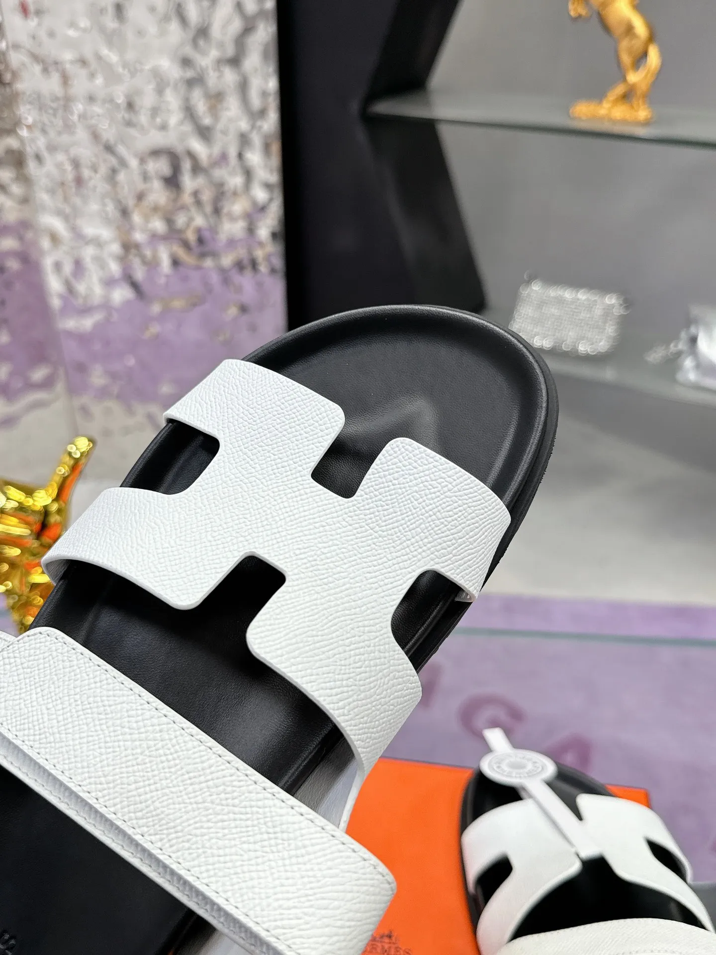 Hermes Latest model Er Jiu magic solid wood slippers, couple s slippers. - Detail view 6