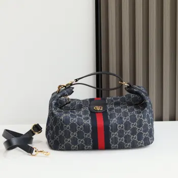 <p>Gucci Vanity系列从经典化妆包中汲取灵感 勾勒瞩目廓形 三种携带方式随心切换 这款手袋可肩背 亦可折叠包带用作手提包 搭配额外包带 还可作为斜挎包背携 </p><p>米色和棕色GG帆布</p><p>棕色皮革滚边</p><p>金色调配件</p>型号 857799<p>颜色 蓝色牛仔</p>