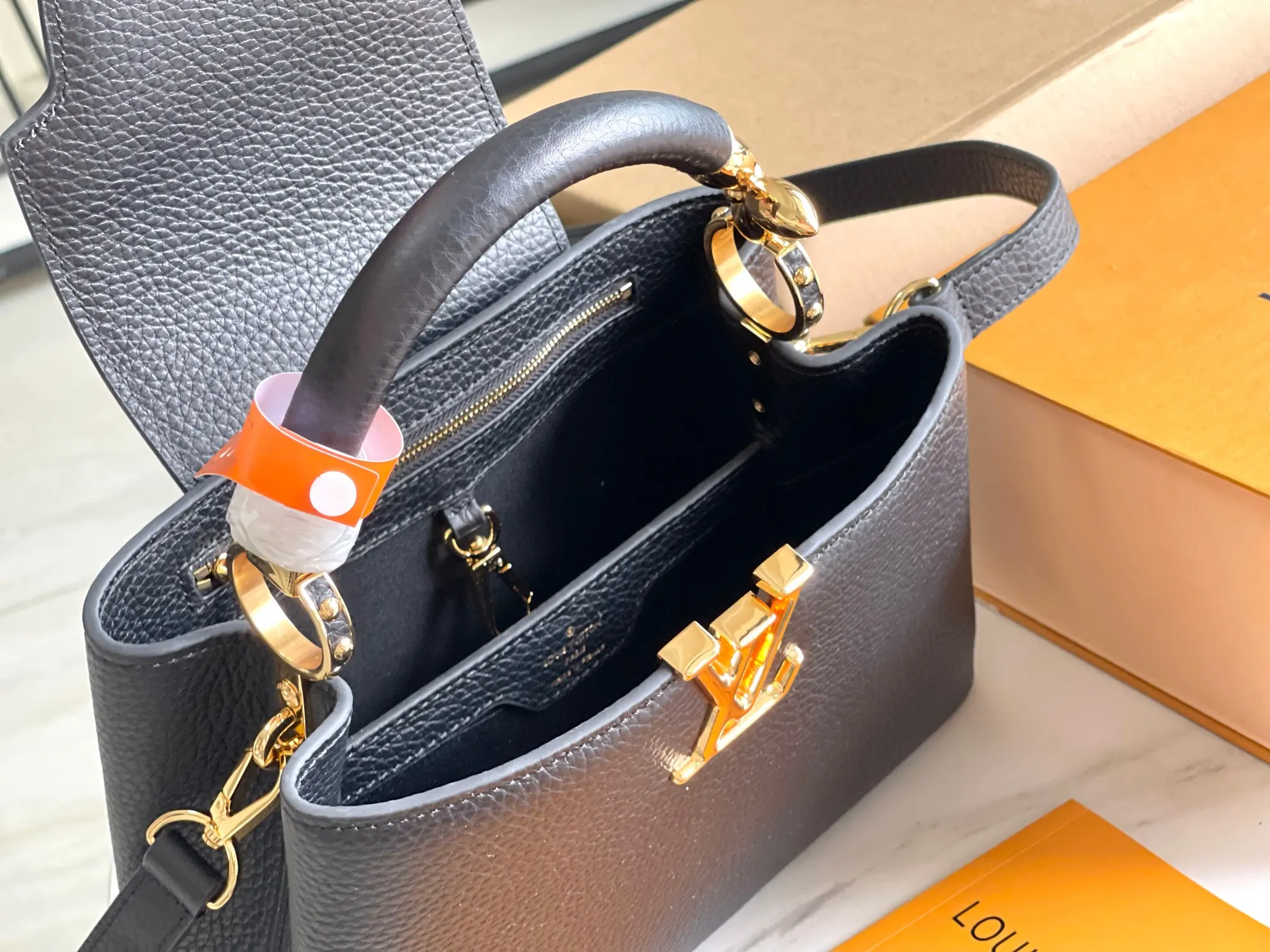LVM23943 全粒面牛皮革手袋 女士斜挎包 - 细节图 9