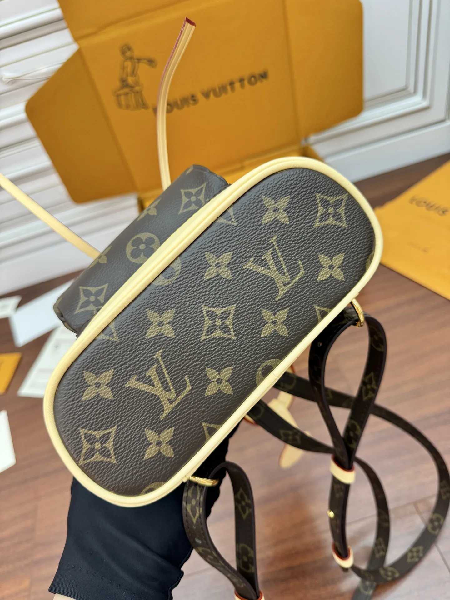 Louis Vuitton M11199 Imported Diamond Handbag Women s Backpack - Detail view 3