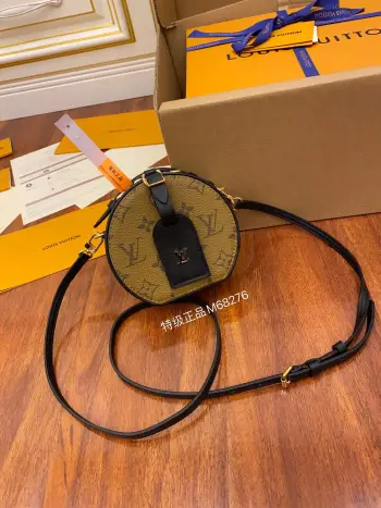 <p>独家首发型号 M68276特级加强版 品质提升.专柜同步电子芯片 礼品袋 保护纸 铜版电子标签 合格证 皮料是正品代工厂意大利A级皮料 特级正品 :所谓的特级正品 是在于品质 五金 面料 手工 油边 A级出品 拍摄图跟产品一致</p>