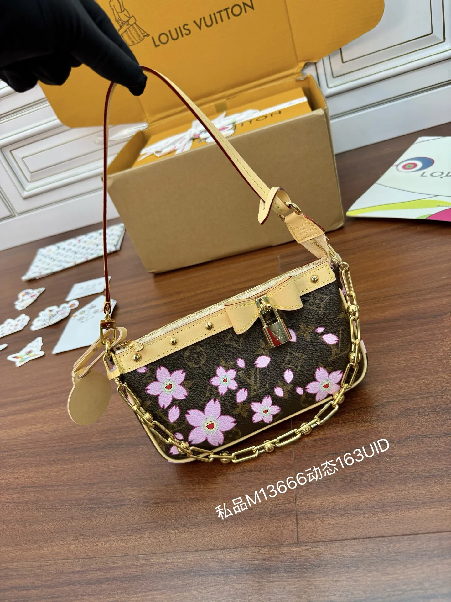 LVM13666 意大利A级树膏皮手袋 女士斜挎包