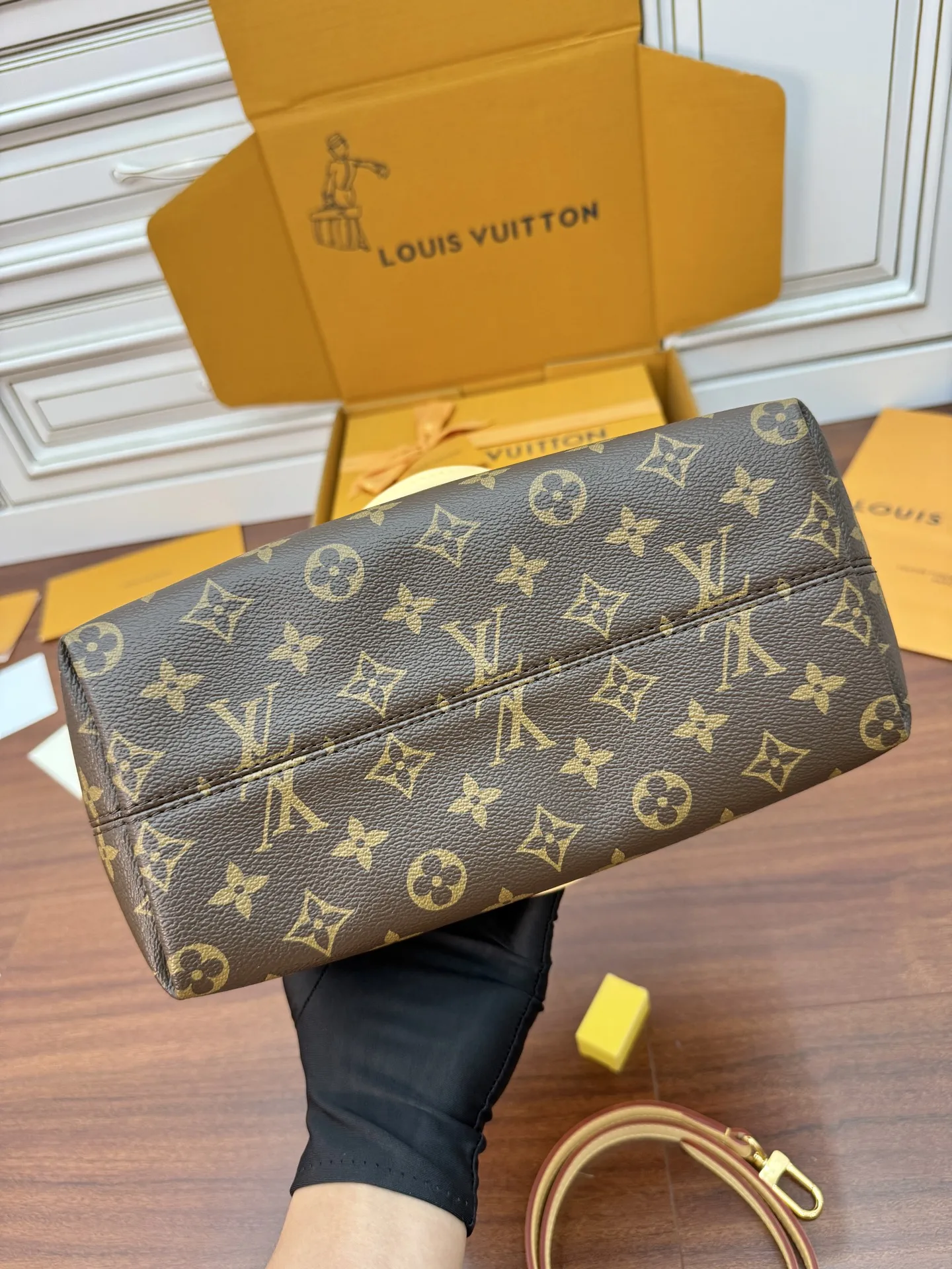 LVM45986 意大利A级树膏皮手袋 女士斜挎包 - 细节图 6